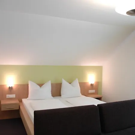 雷特尔巴克公寓 *