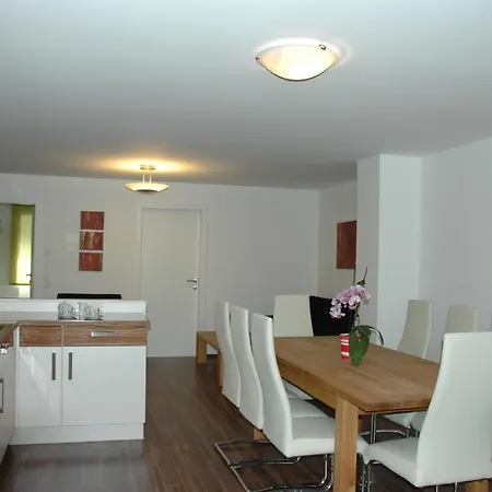 雷特尔巴克公寓